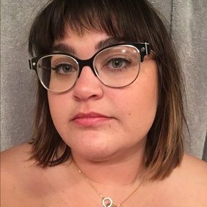 Meet your Posher, Lacey